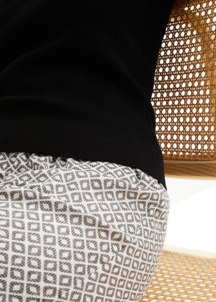 Leichtes Stricktop mit V-Ausschnitt