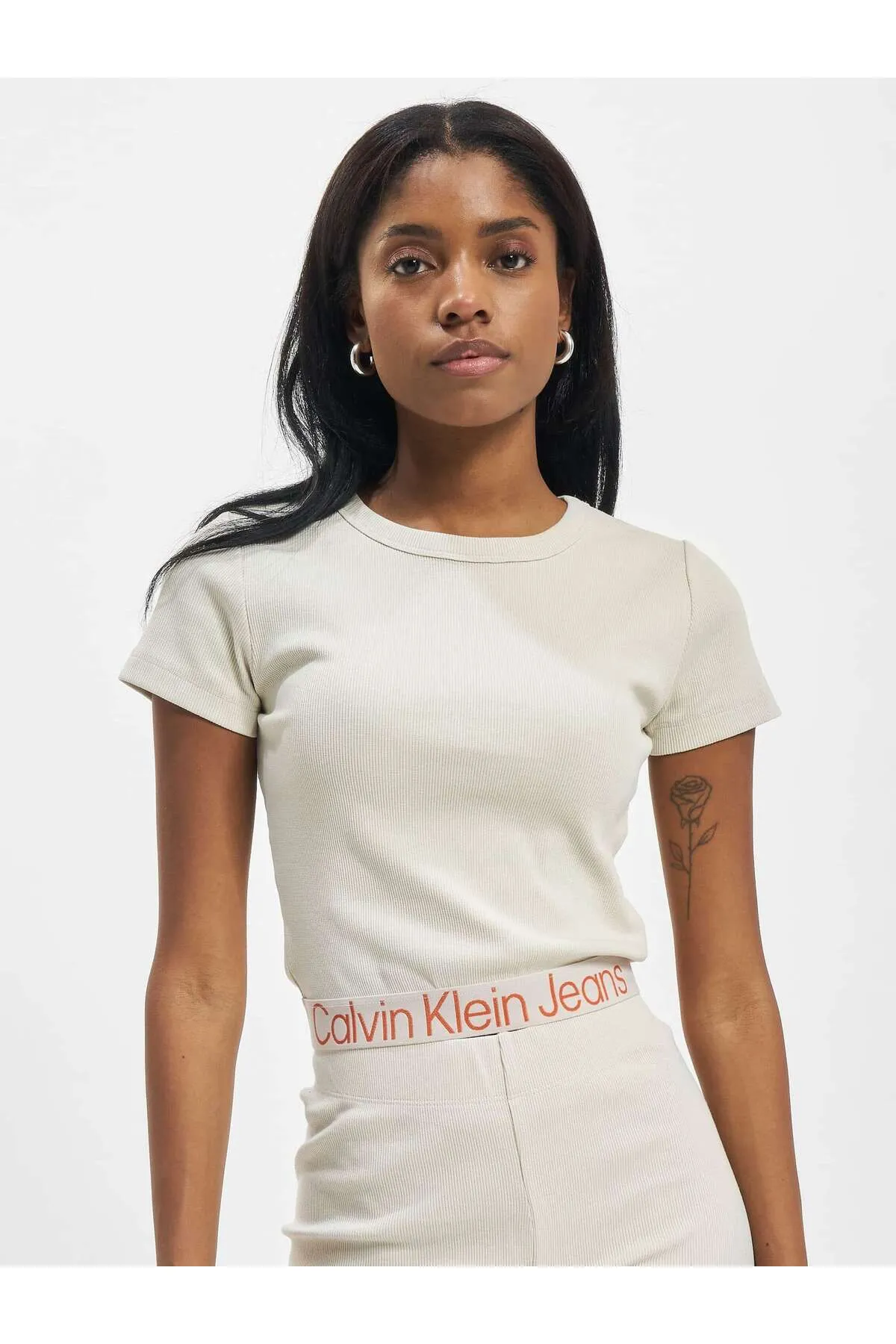 Calvin Klein  Damen Calvin Klein Jeans Logo Tape Rib T-Shirt mit kurzen Ärmeln