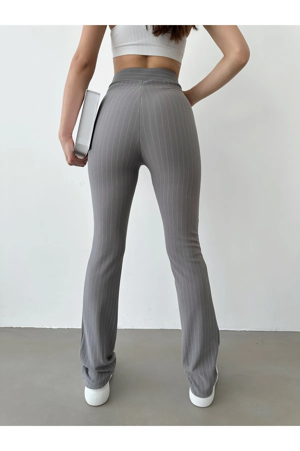 BEJNA  Grau gestreifte, glatte Schlaghose mit hoher Taille für Damen