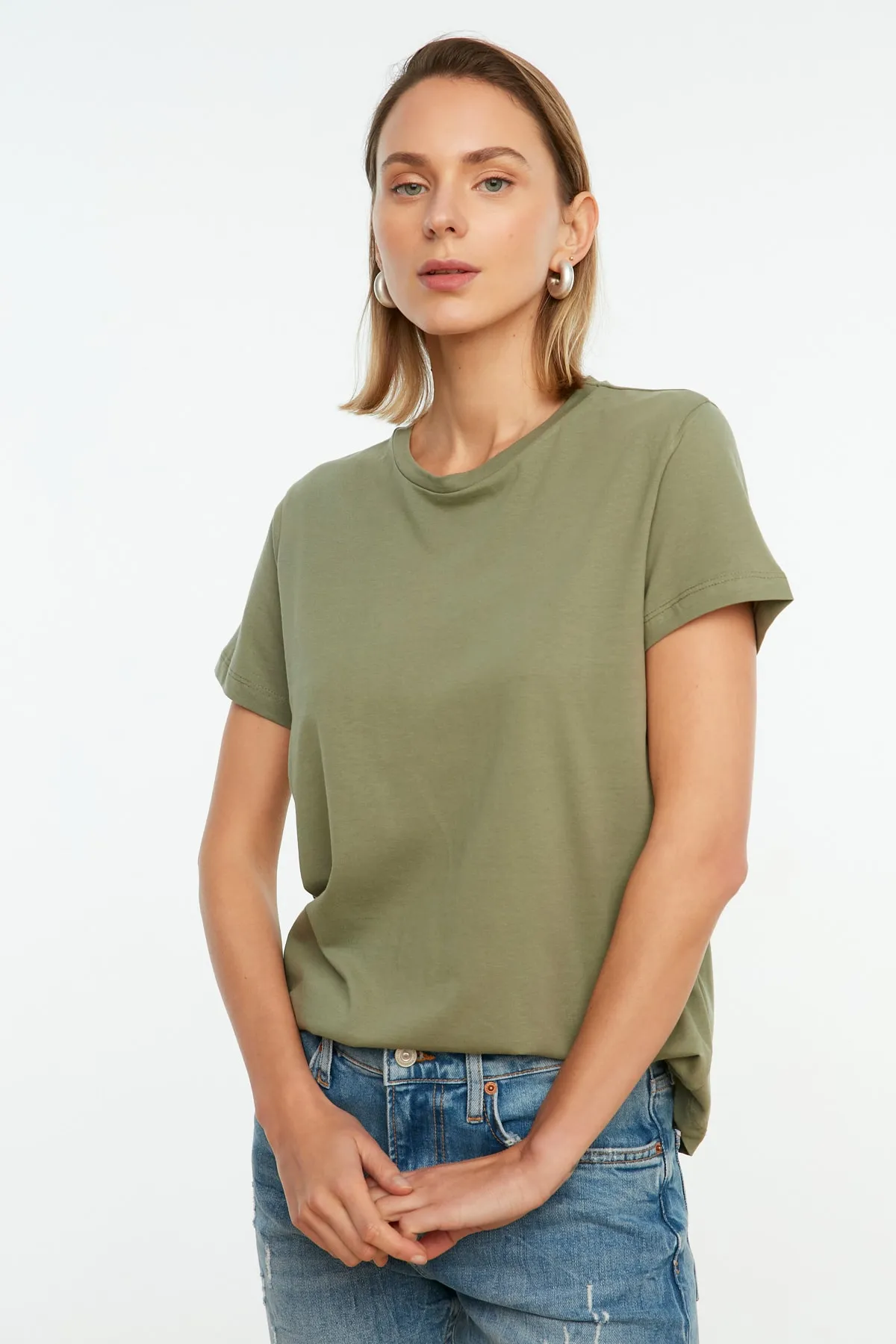 Trendyol Collection  Khaki-Lachsfarbenes 2er-Pack gestricktes T-Shirt mit Rundhalsausschnitt aus 100 % Single-Jersey-Baumwolle TWOSS20TS0141