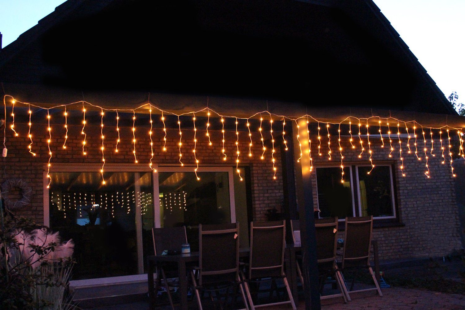 Arnusa LED-Lichterkette Eisregen RGB+W Smart LED viele Leuchtfarben Timer Snowfall Effekt, 212-flammig, mit Fernbedienung eindrucksvolle Effekte