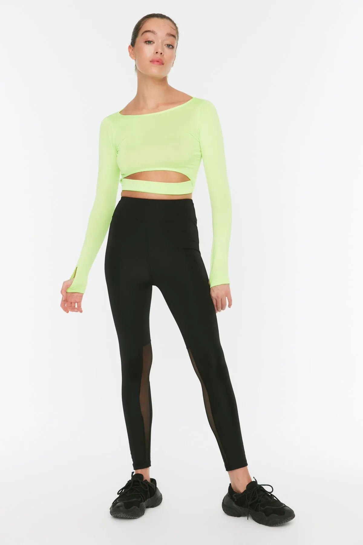 Trendyol Collection  Gestrickte Sport-Leggings in voller Länge mit schwarzem Reißverschluss und Tüll, detailliert TWOSS19YN0216