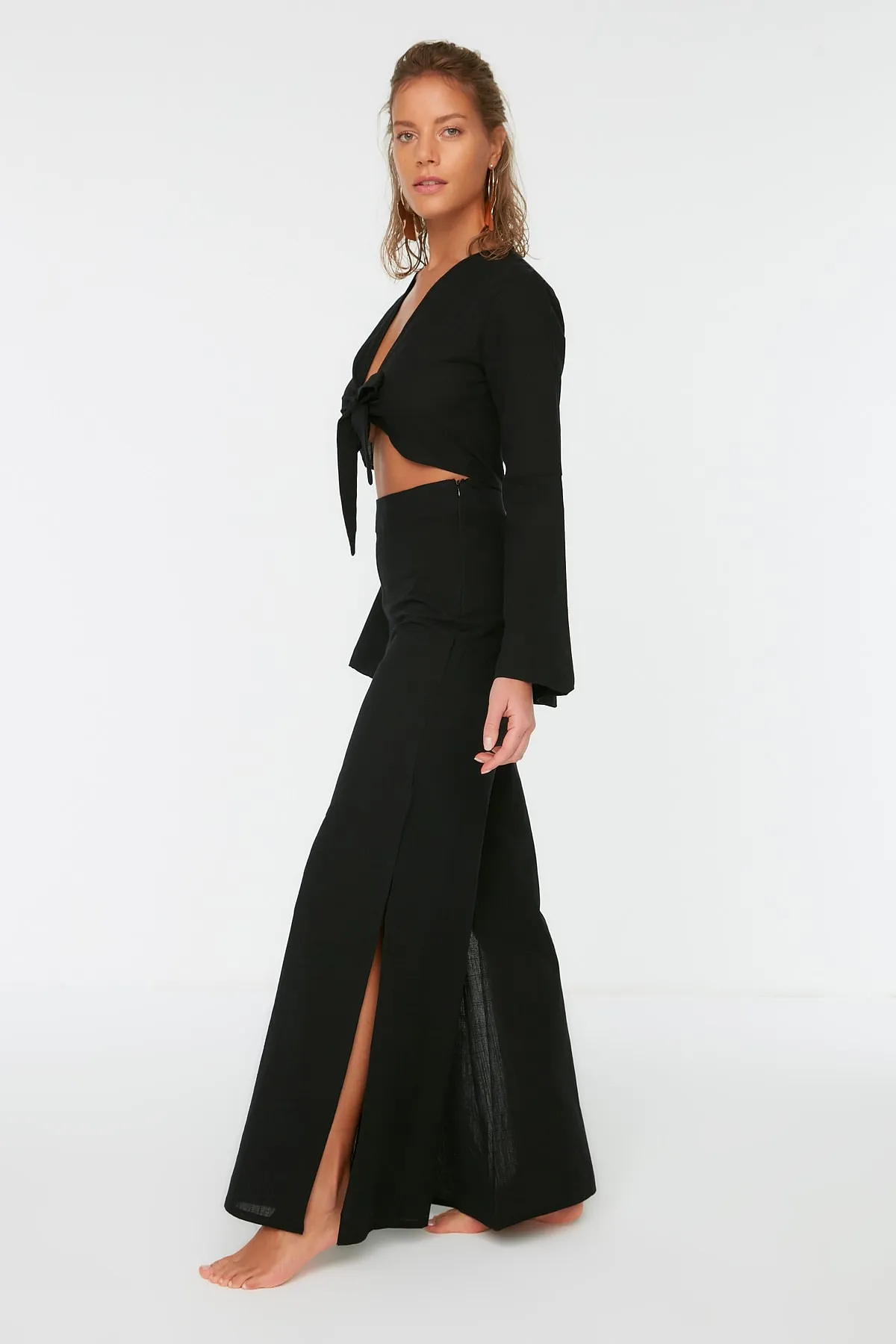 Trendyol Collection  Schwarzes Ärmelvolant-Schlitz-Strandbluse-Strandhosen-Set TBESS21AU0174