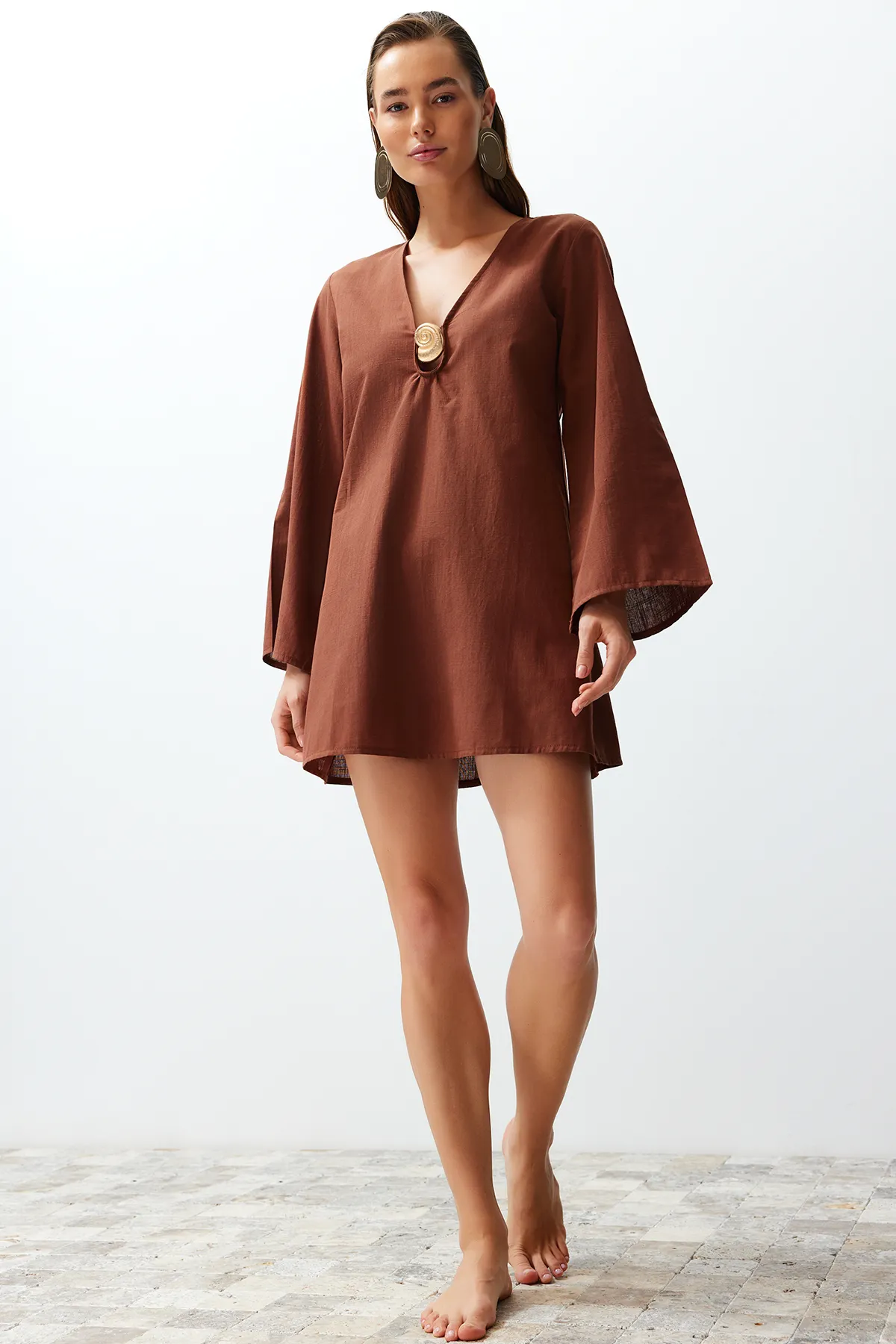 Trendyol Collection  Braunes Mini-Strandkleid aus gewebtem Accessoire, 100 % Baumwolle, TBESS24EL00020