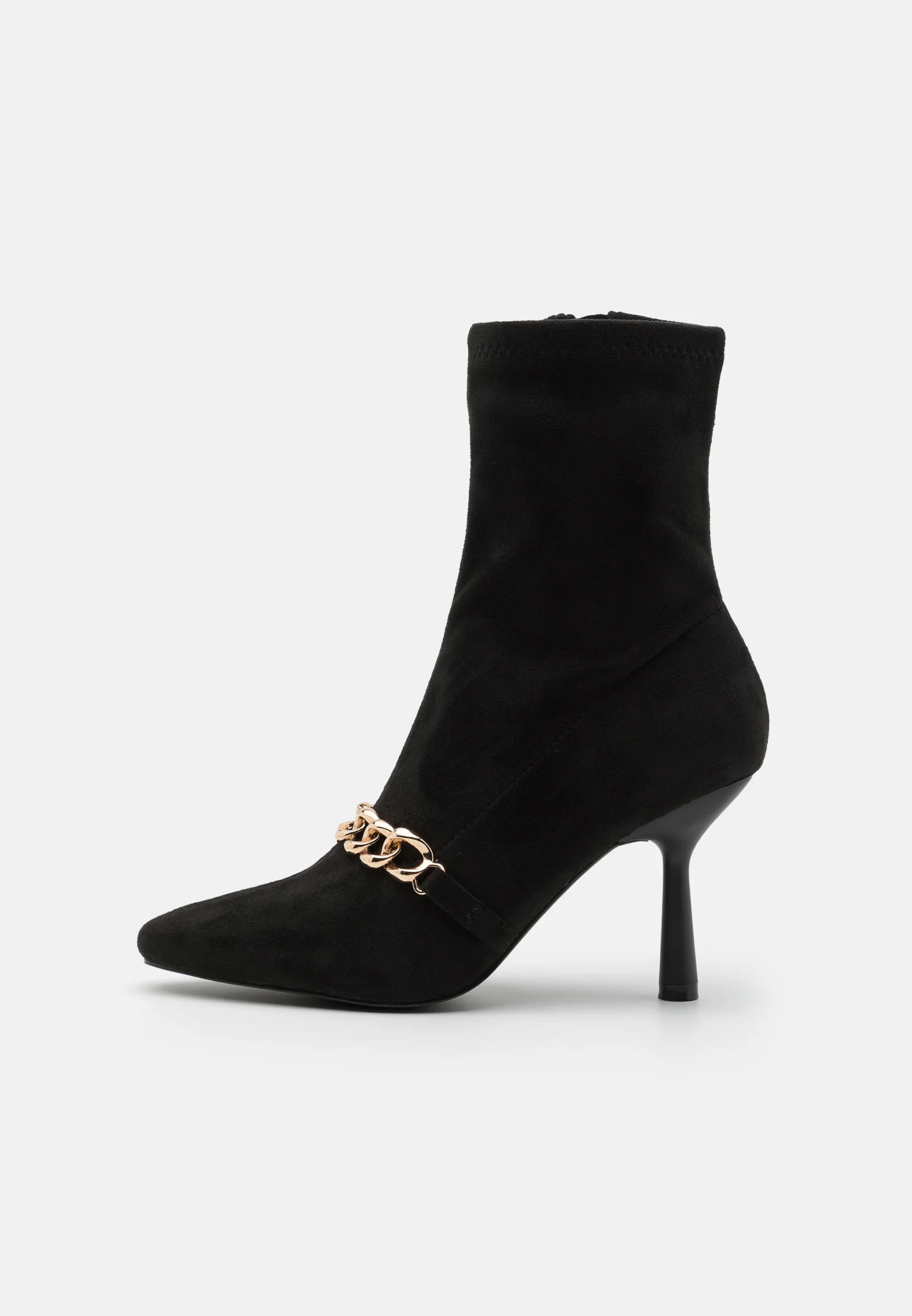 Botines de tacón par e impar