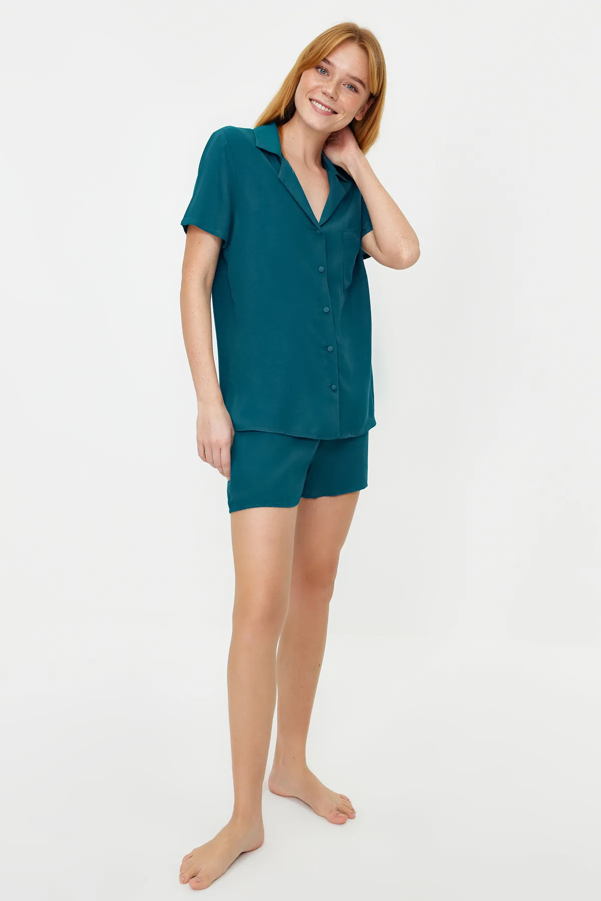 Trendyol Collection  Petrolfarbenes, gewebtes Pyjama-Set mit Hemd und Shorts aus Viskose THMSS19PT0004