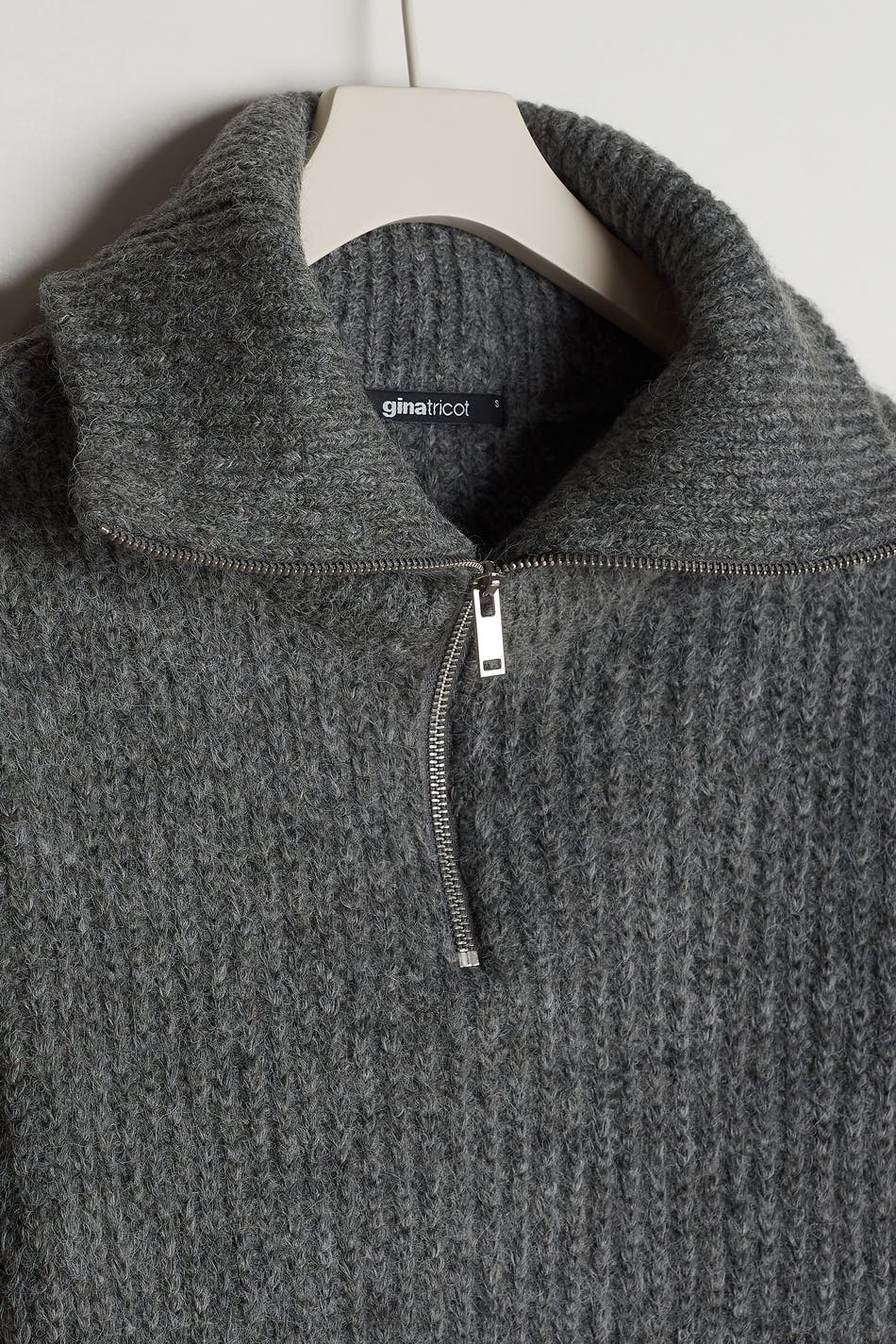Leslie knitted sweater