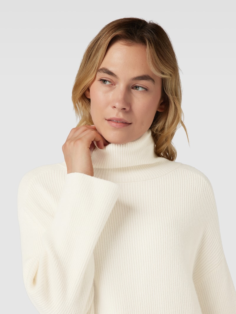 Rollkragenpullover aus Viskose-Mix mit Rippenstruktur in beige
