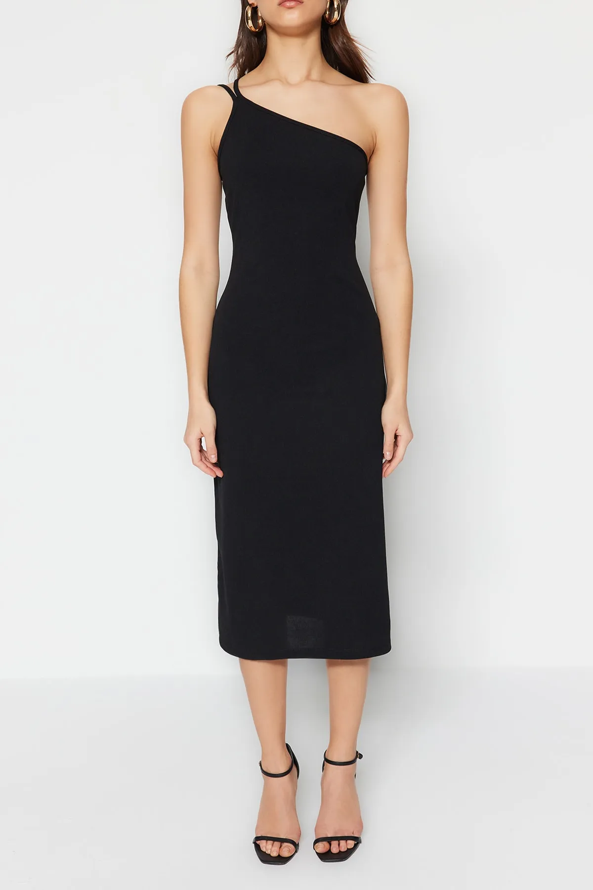 Trendyol Collection  Schwarzes Midi-Strickkleid aus Krepp mit Trägern TWOSS23EL02303