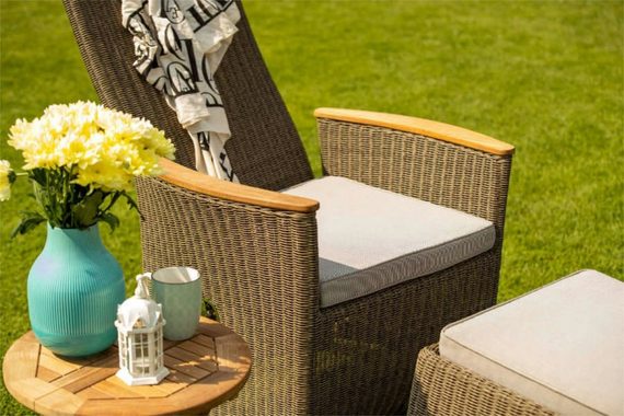 Kai Wiechmann Fußhocker Polyrattan Geflechthocker, wetterfester Fußhocker Rattanoptik, moderner Polyrattan Gartenhocker in Taupe
