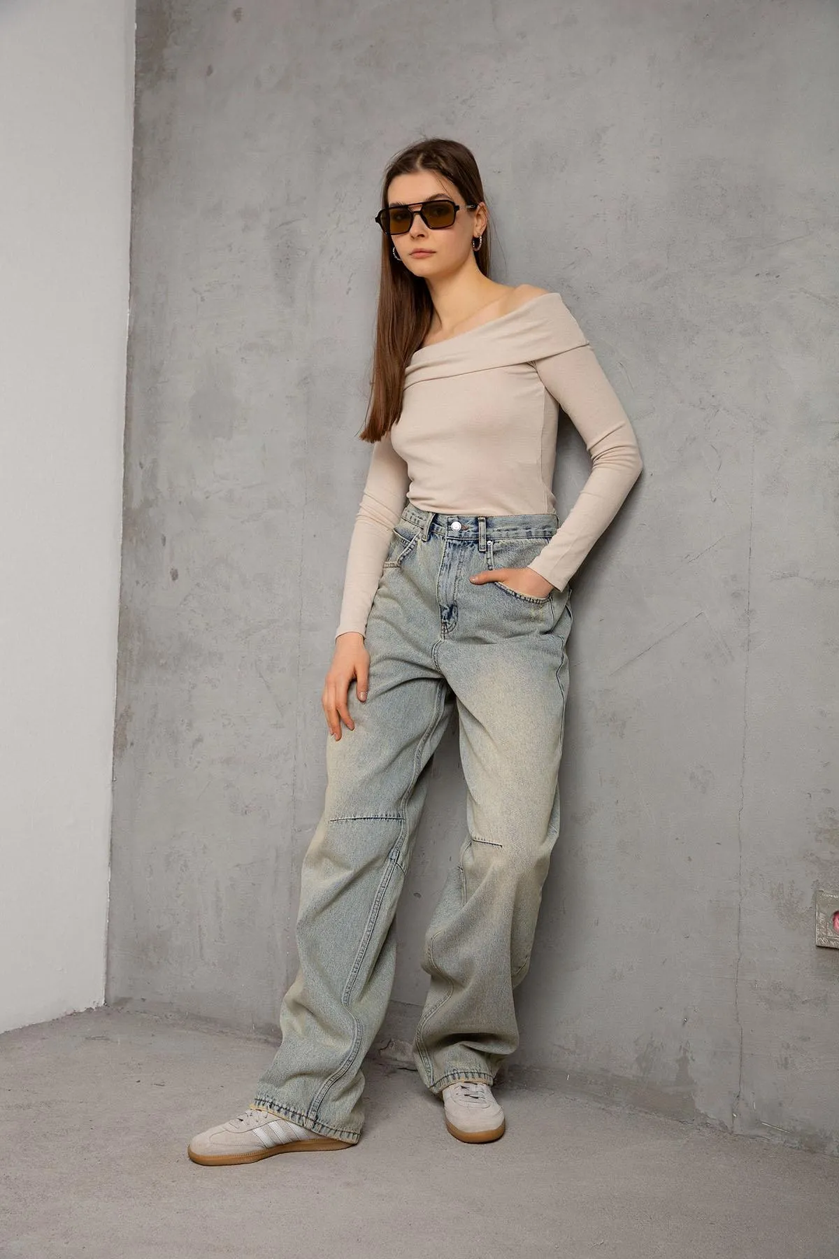 Maule  Schnalle im Detail, lockerer Schnitt, weites Bein, bequeme Baggy-Jeans, lockere Damenhose @milano