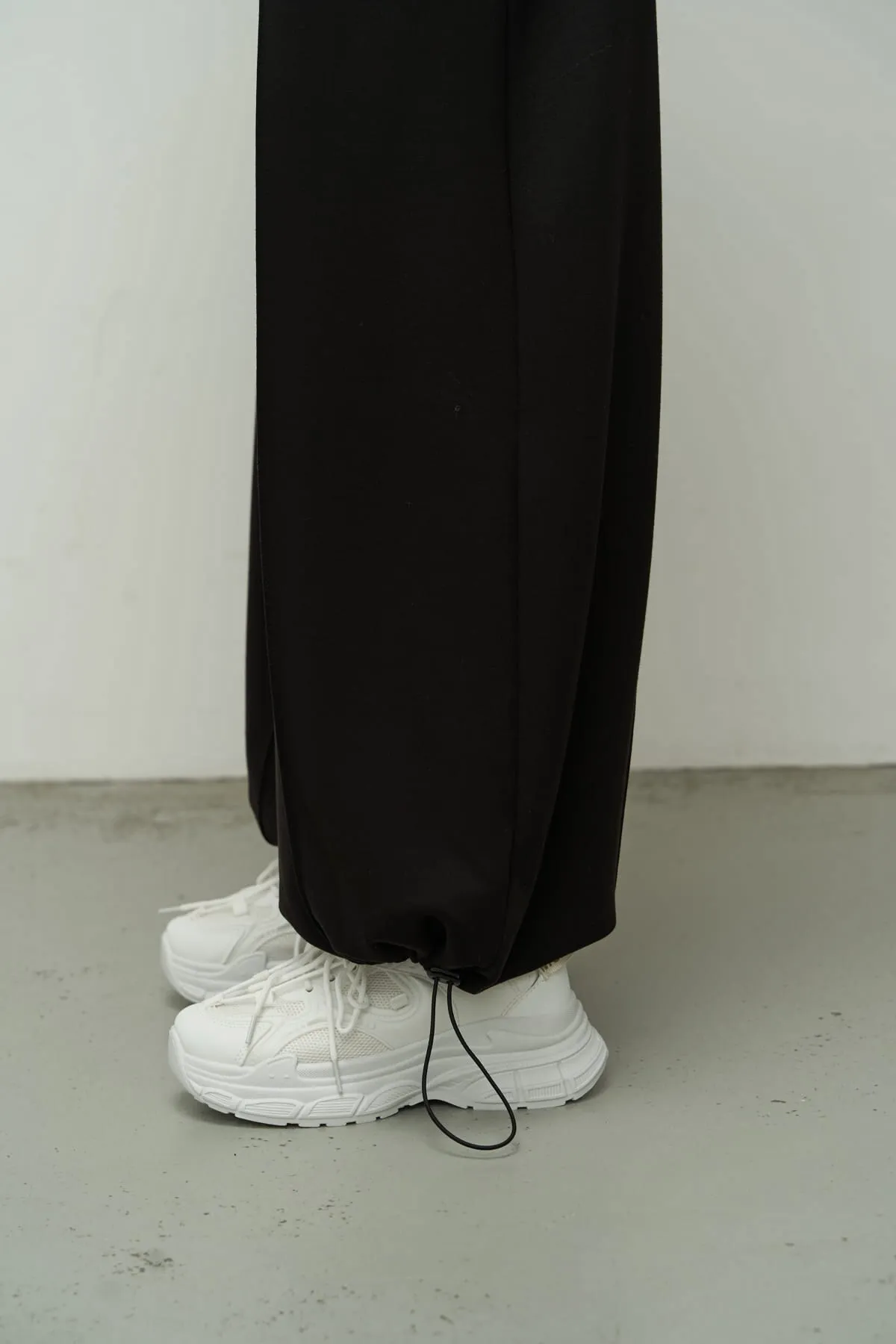 MAİ COLLECTİON  Schwarzes Trainingsanzug-Set mit Kapuze „Moon“