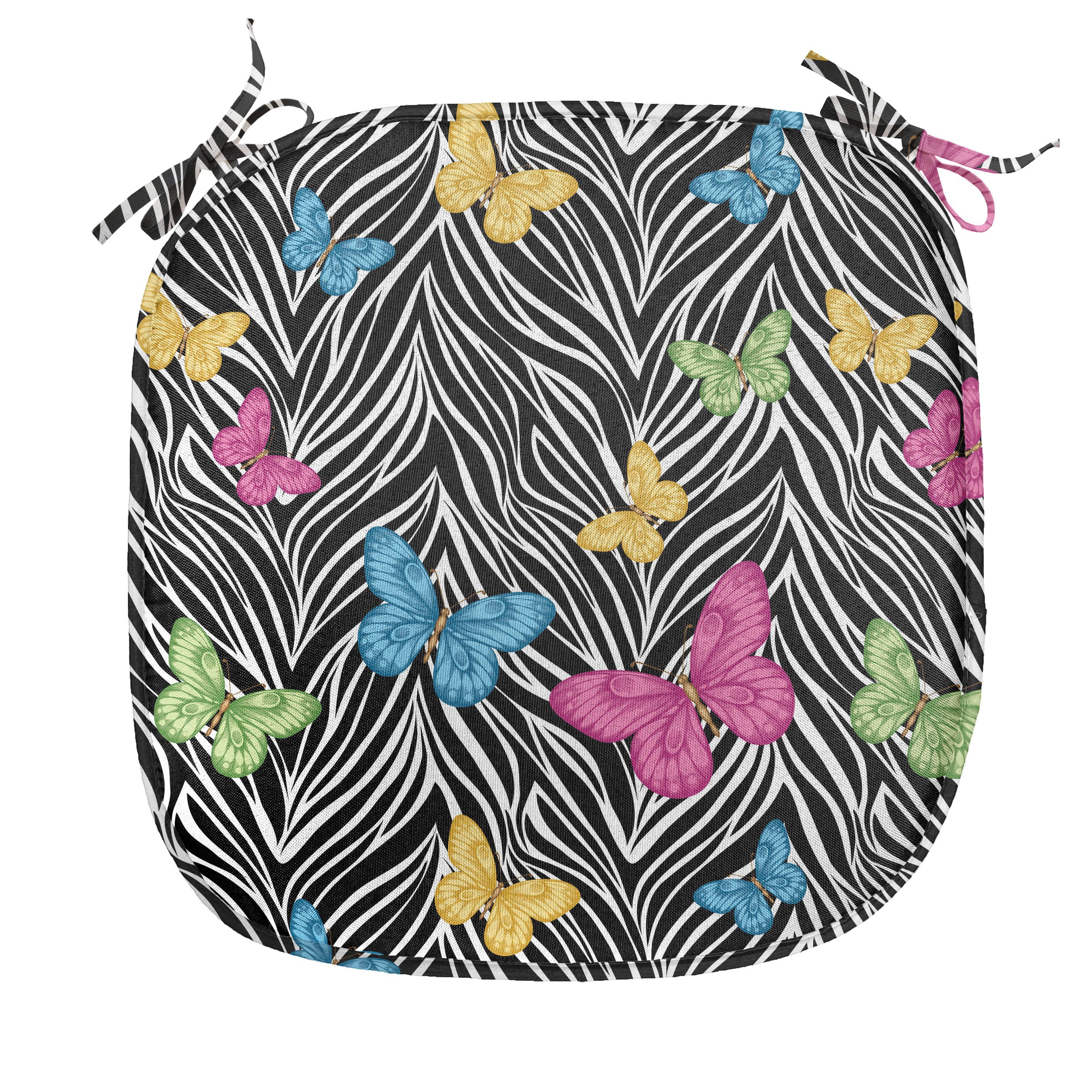 Abakuhaus Stuhlkissen Dekoratives wasserfestes Kissen mit Riemen für Küchensitze, Bunt Schmetterlinge auf Zebra