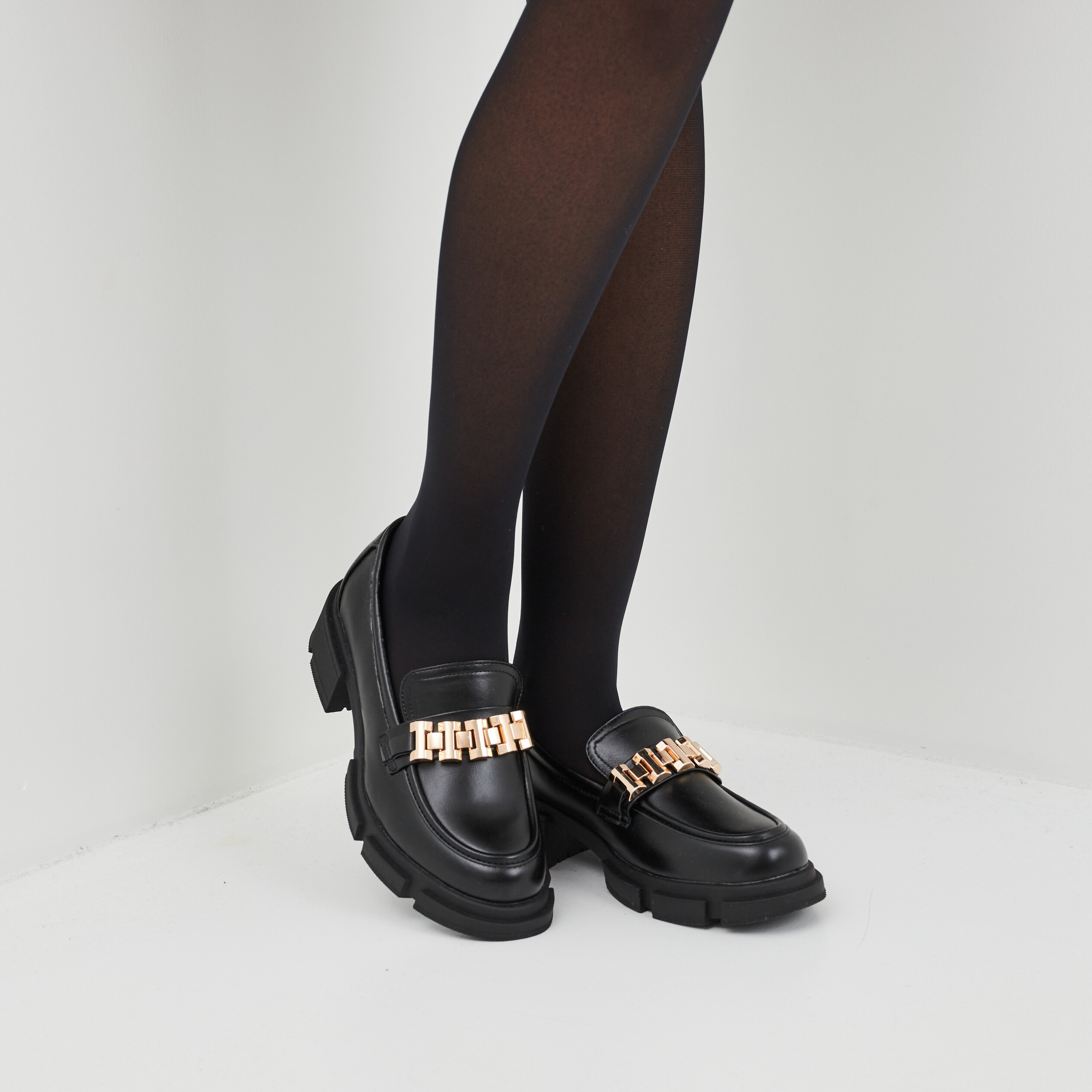 Mocassins à talons et détails chaînes noir femme | La Halle
