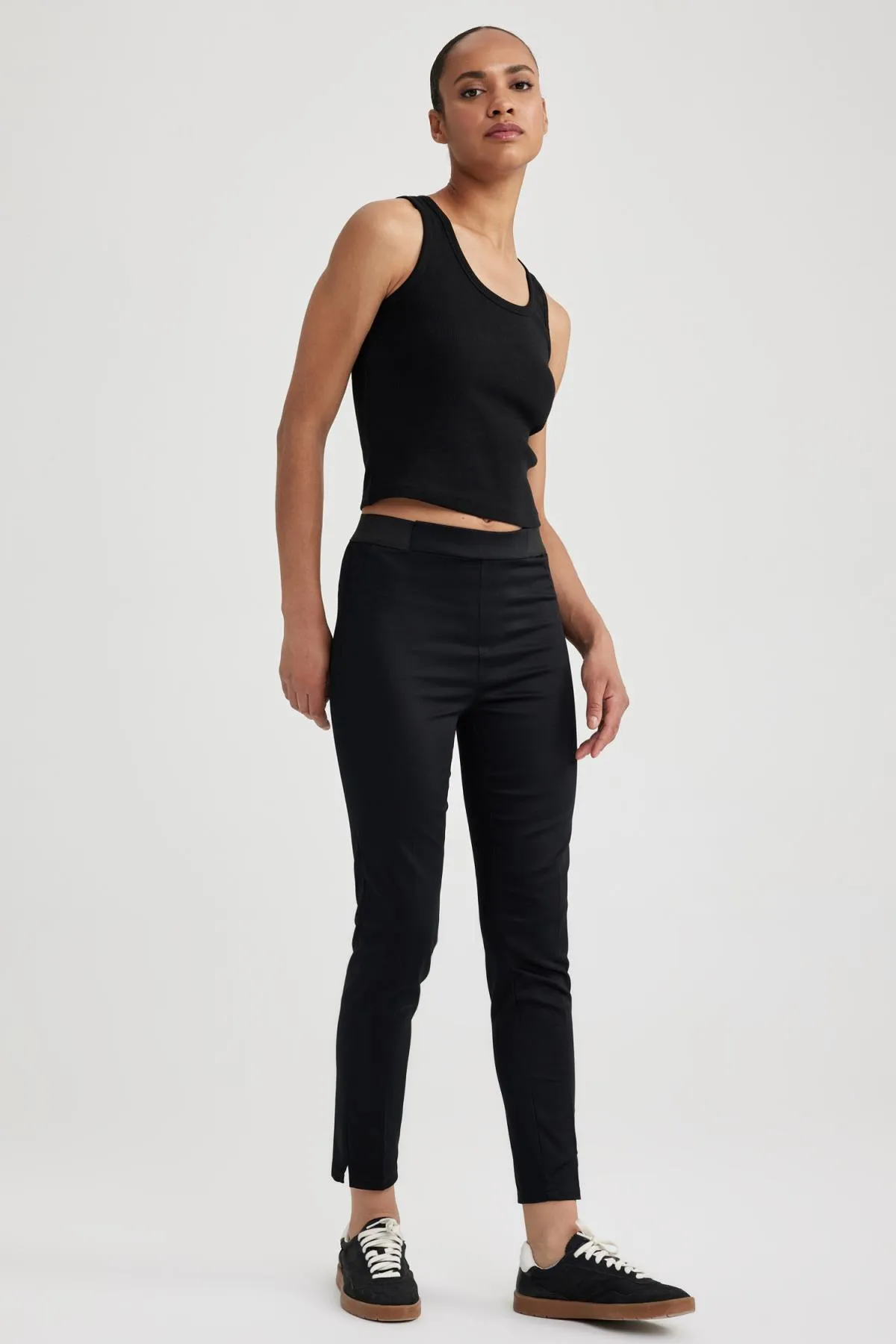 DeFacto  Valentina Sigaret Satinhose mit normaler Taille und geradem Bein J8743az23wn