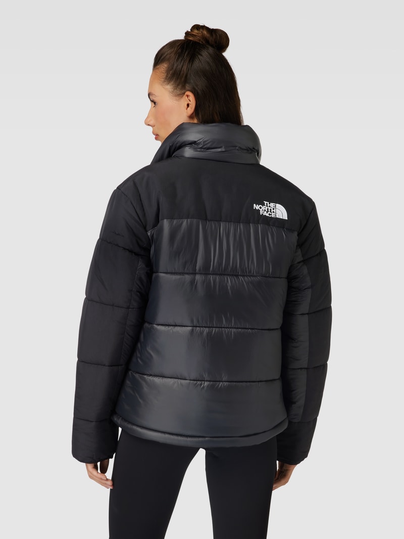 Steppjacke mit Label-Print in schwarz