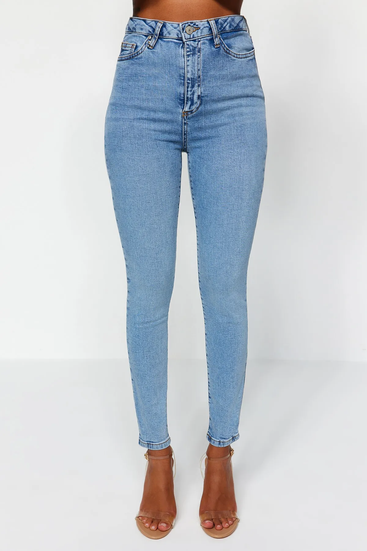 Trendyol Collection  Blaue Skinny-Jeans mit superhoher Taille TWOSS22JE0560