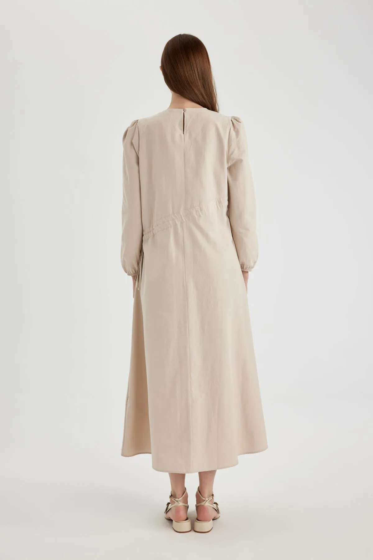 DeFacto  Popeline-Langarmkleid mit normaler Passform und Rundhalsausschnitt A9409ax24sp