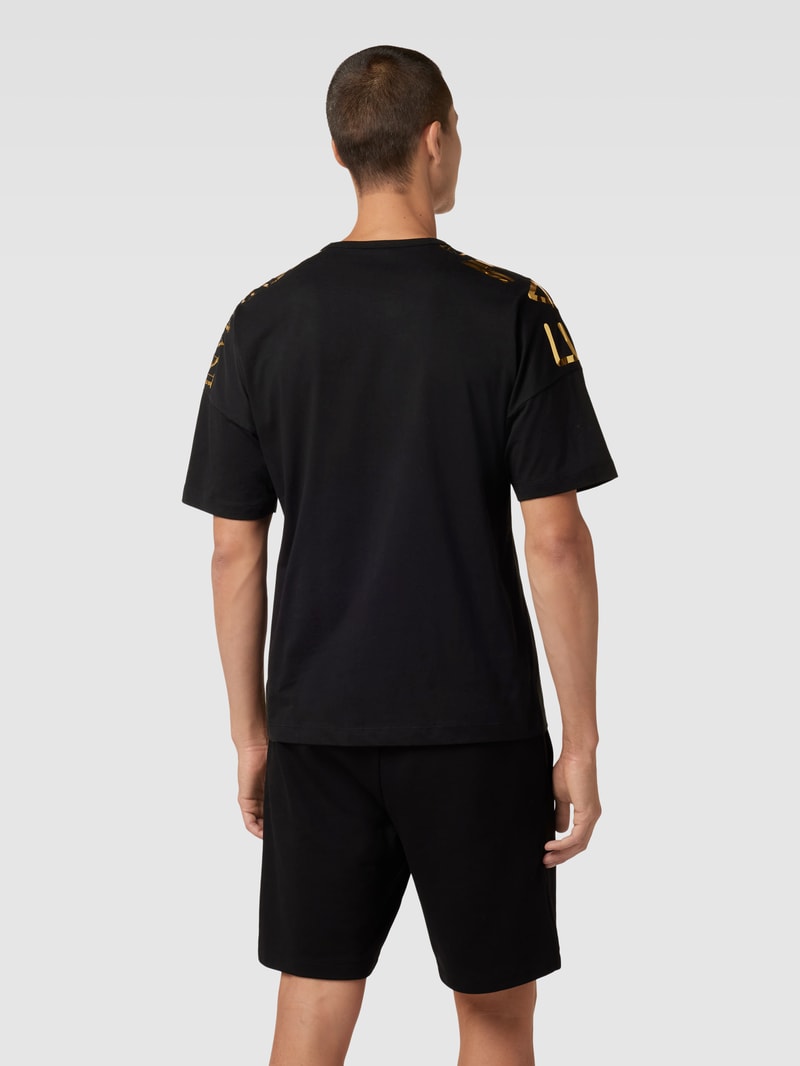 T-Shirt mit Label-Print in schwarz