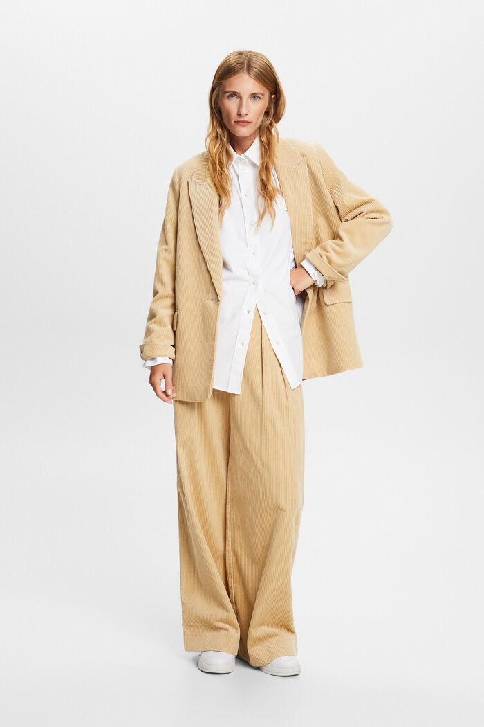 Cordhose mit weitem Bein und mittelhohem Bund