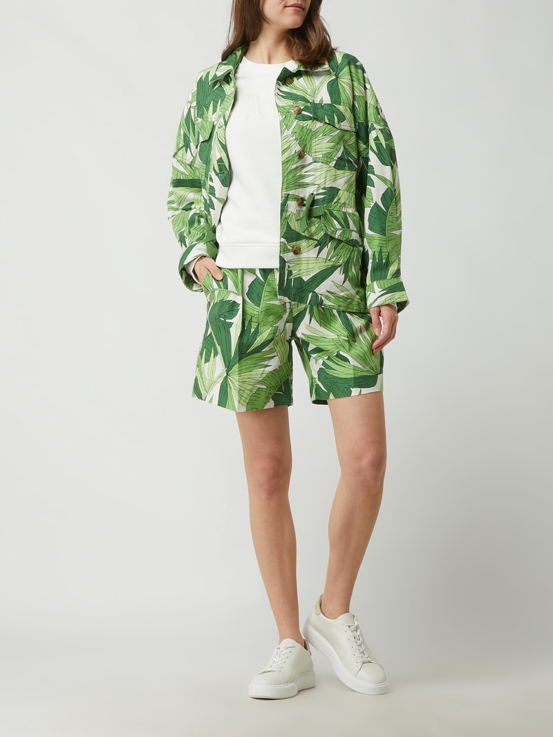 Shorts mit Paperbag-Bund in grün