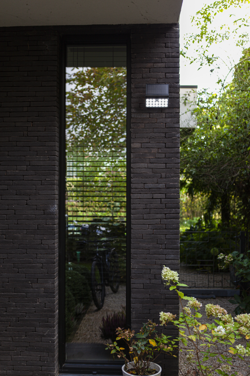 Solar Wandleuchte Tuda schwarz matt