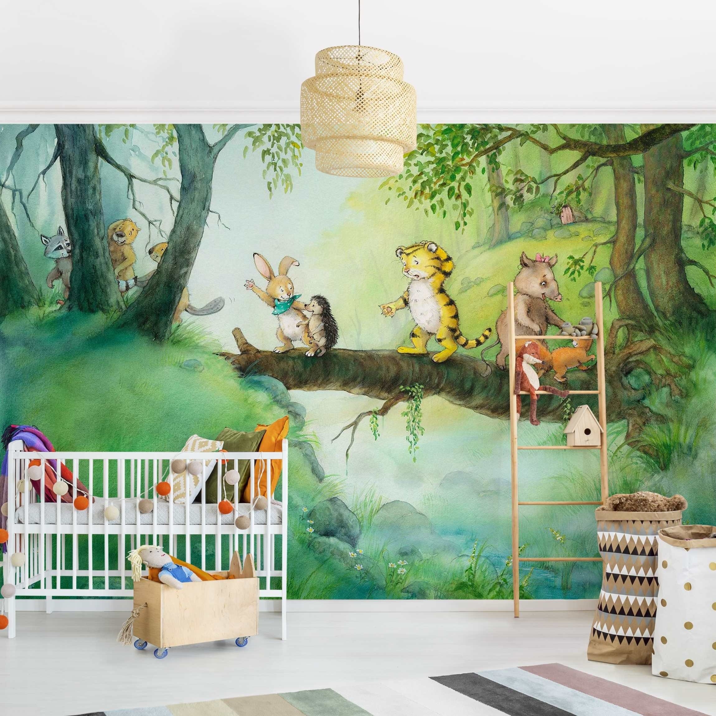 Bilderdepot24 Kindertapete Kinderzimmer Kleiner Tiger Baumbrücke Kinder Wanddeko Wald Tiere, Glatt, Matt, (Inklusive Gratis-Kleister oder selbstklebend), Mädchenzimmer Jungenzimmer Babyzimmer Bildtapete Fototapete Wandtapete
