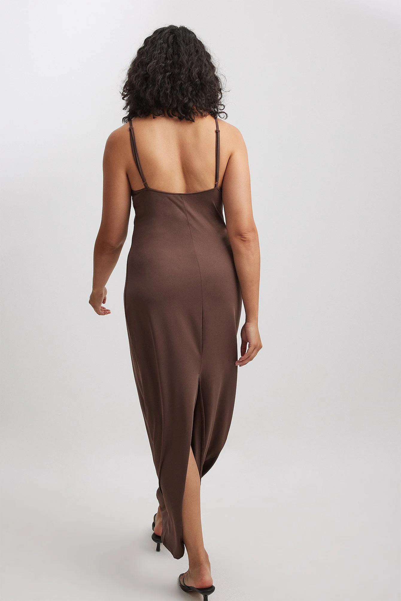 Maxikleid mit Cut-Out vorne