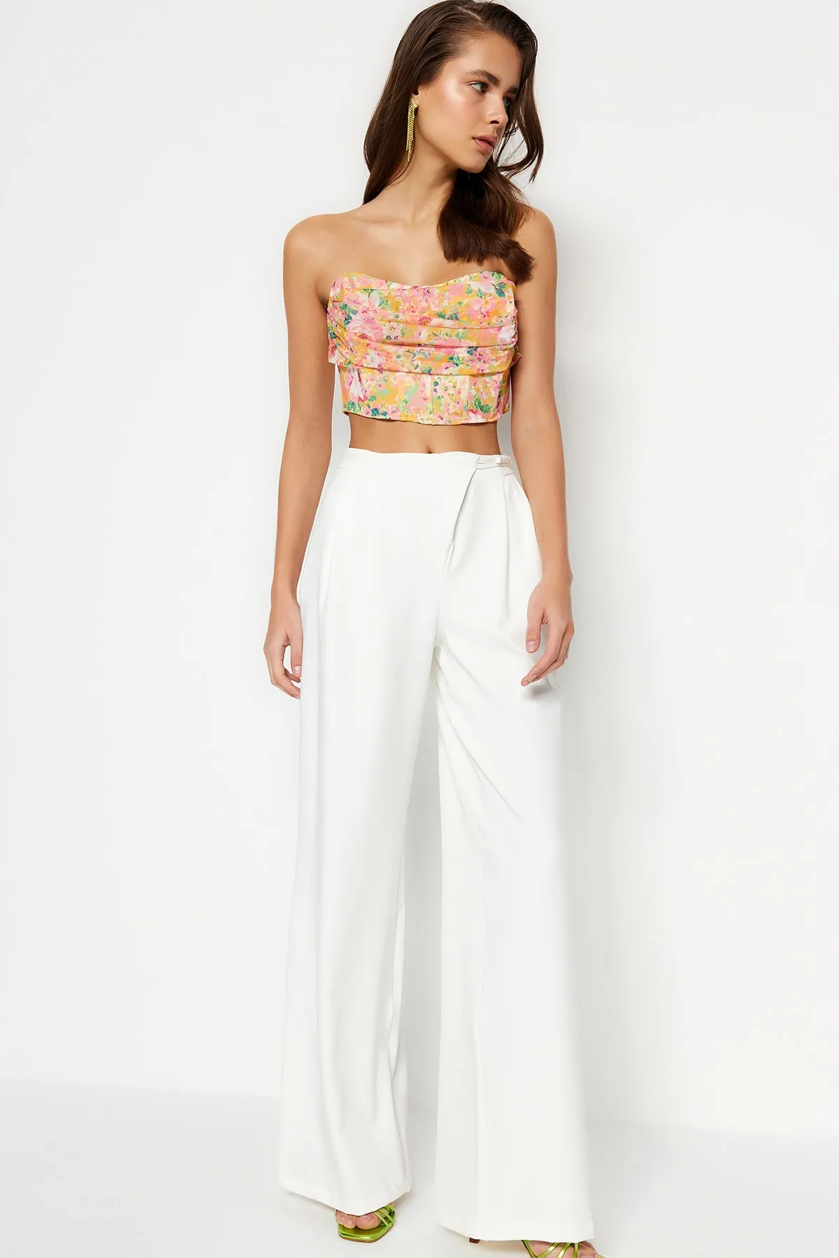 Trendyol Collection  Ecru gefütterte gewebte Brauthose TPRSS23PL00021