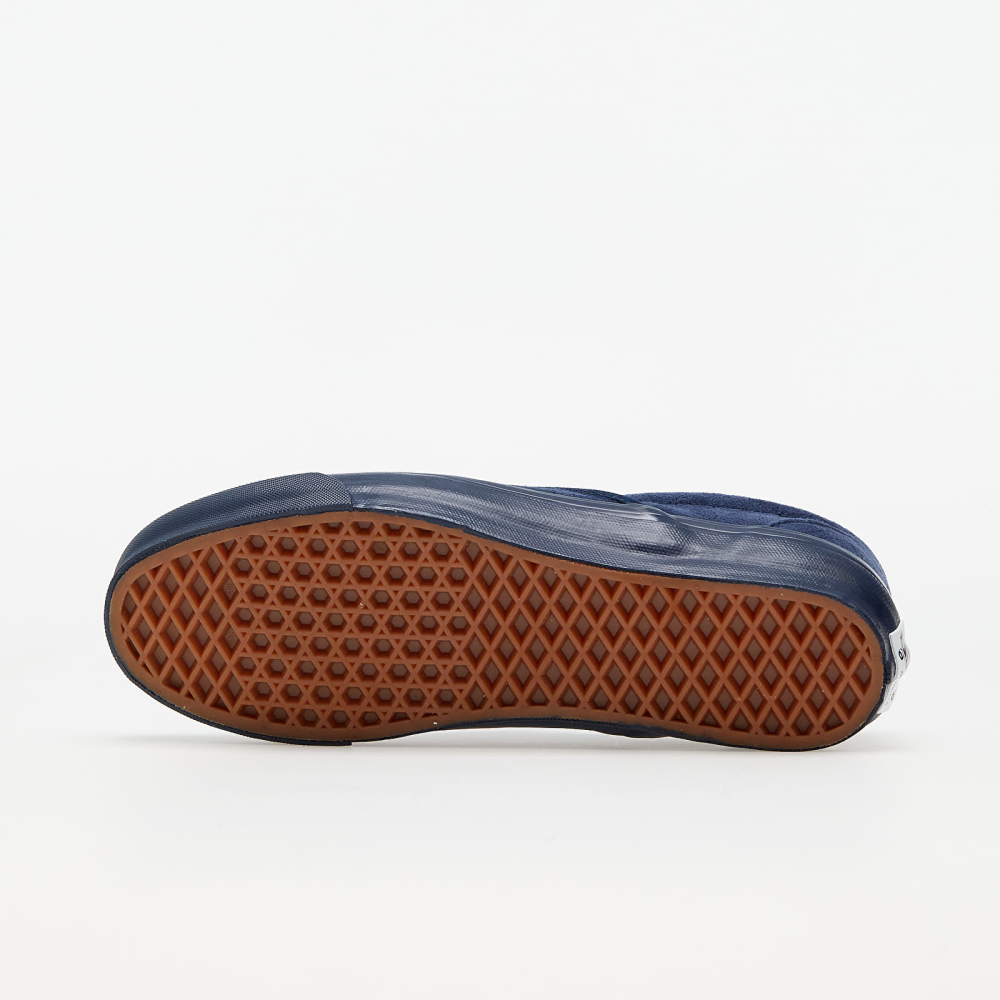 Vans OG Classic Slip On Velvet Embroidery Lx VN0A45JK9RG1 / blau