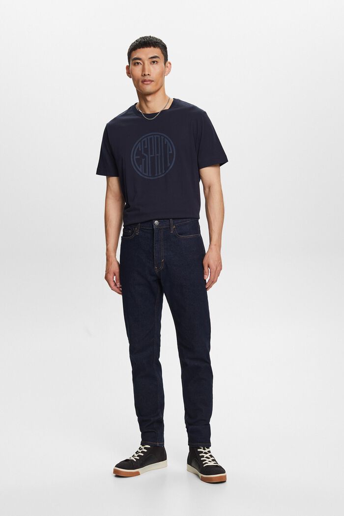 Jeans mit schmal zulaufendem Bein