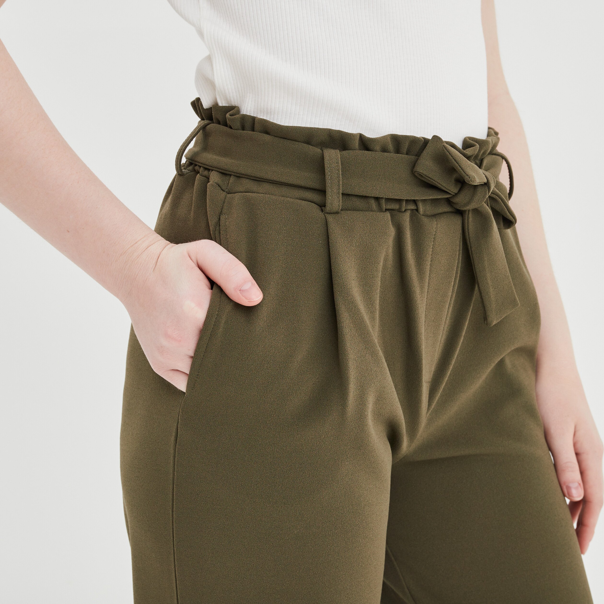 Pantalon city paperbag ceinturé vert kaki femme | La Halle