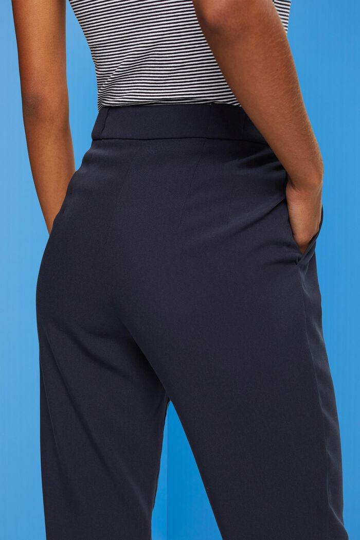 Verkürzte Twillhose für den Frühling