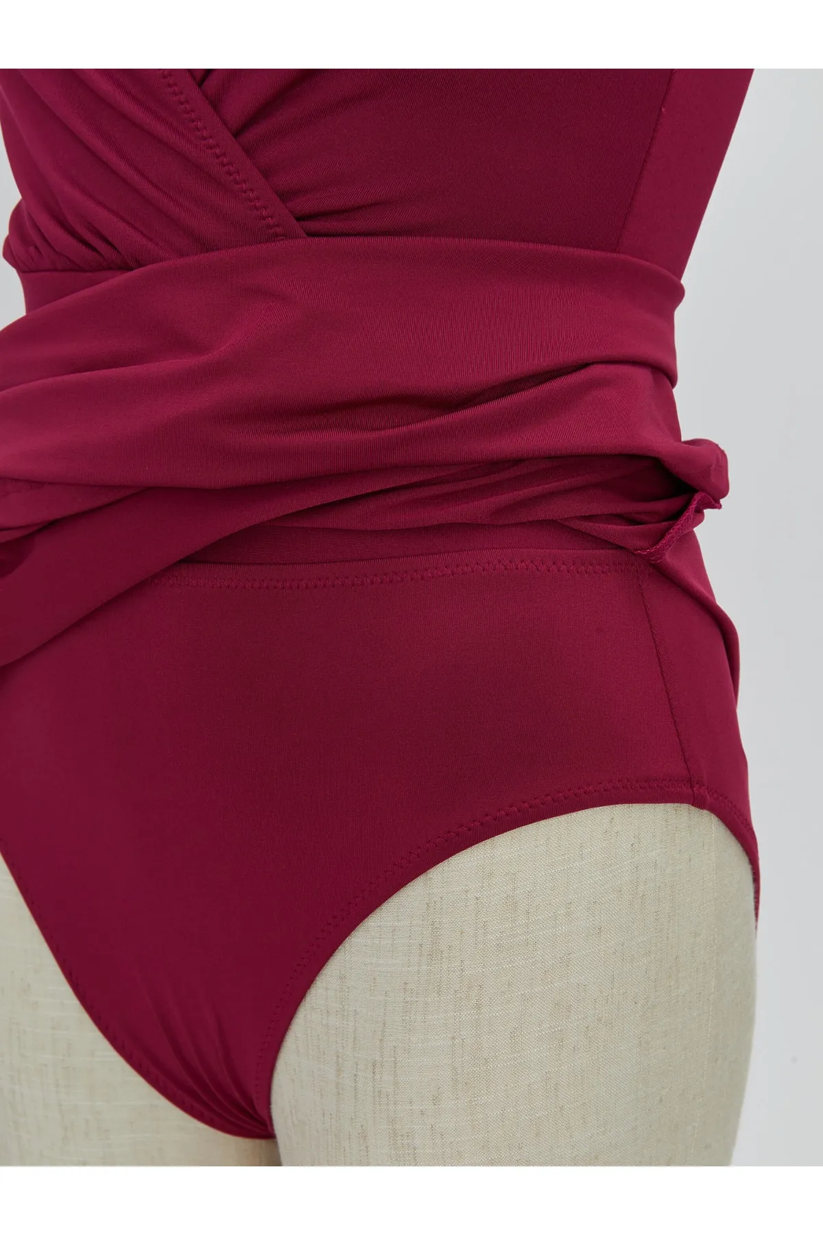 LC Waikiki  Einfarbiger Hijab-Badeanzug für Damen mit V-Ausschnitt