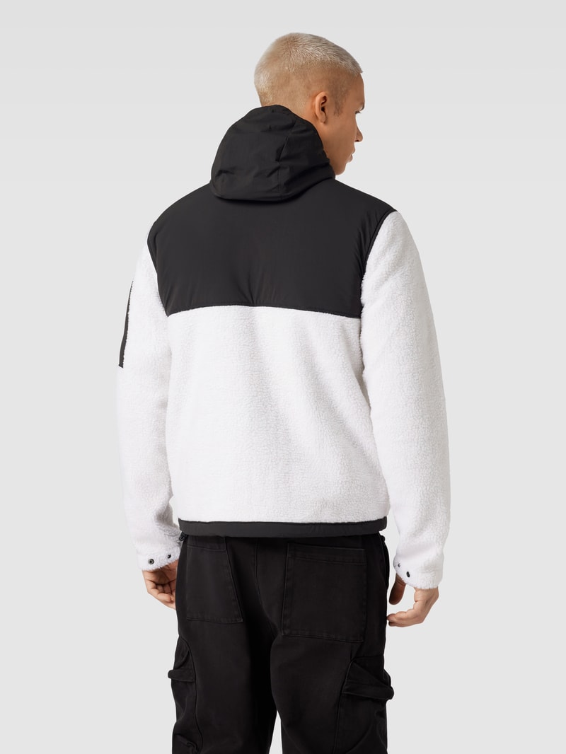 Fleecejacke in Two-Tone-Machart in schwarz