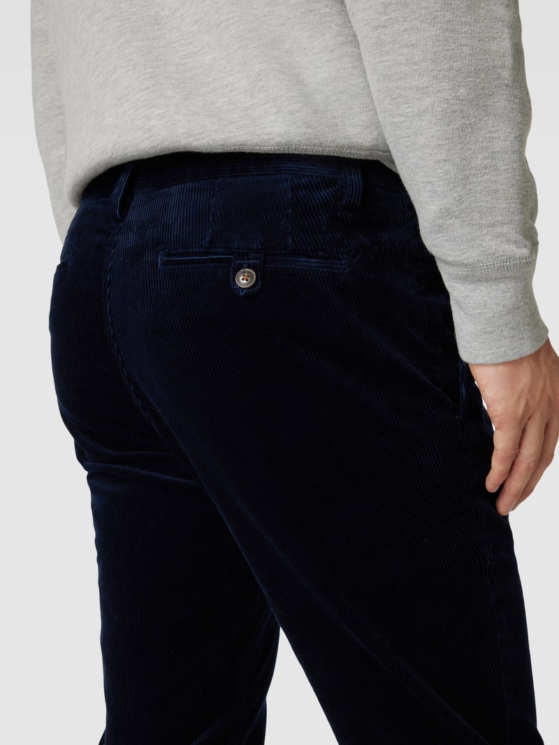 Slim Stretch Fit Cordhose mit Knopfverschluss Modell 'BEDFORD' in marineblau