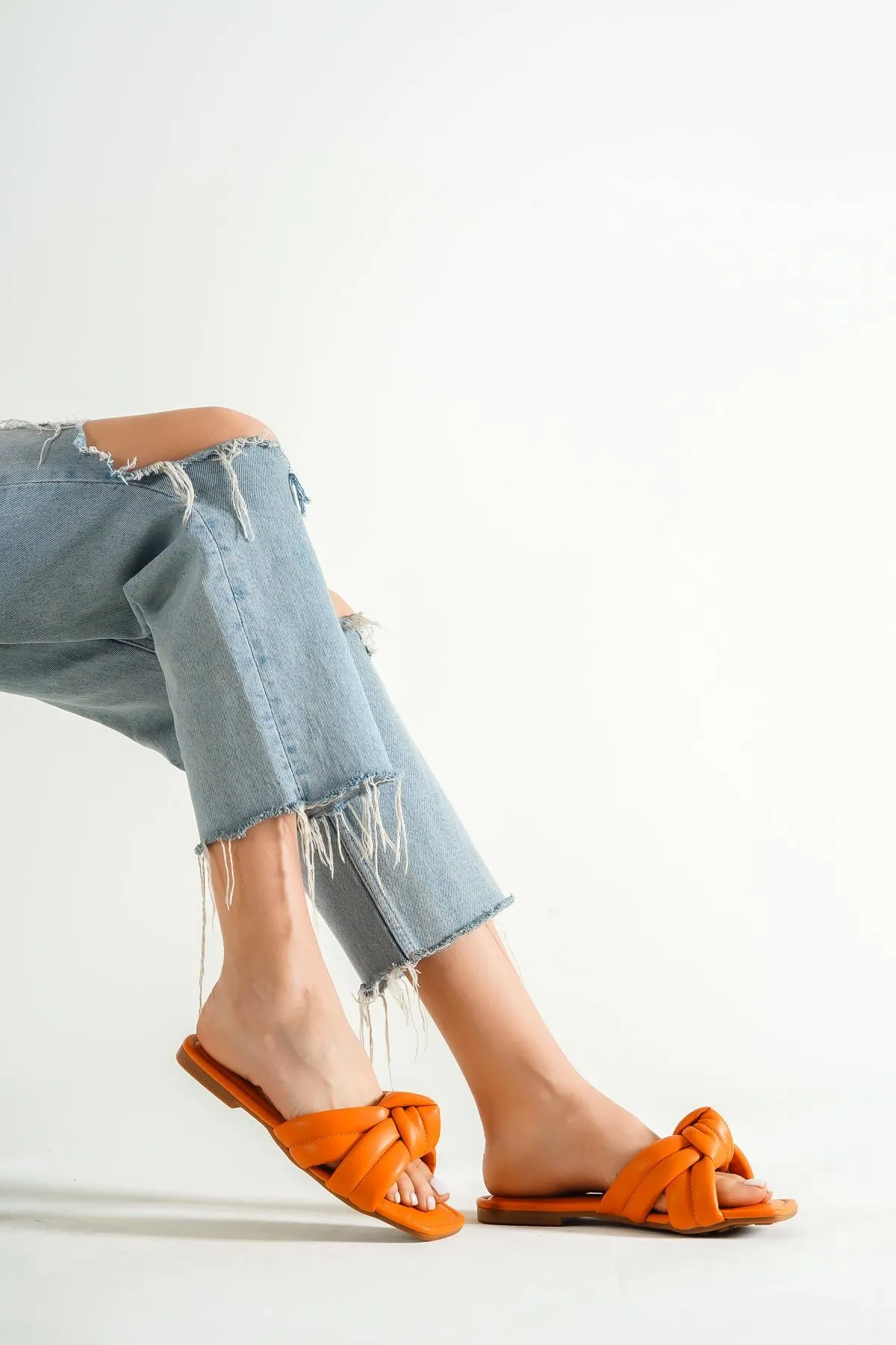 Capone Outfitters  Capone Damen-Hausschuhe mit flachem Absatz in Orange