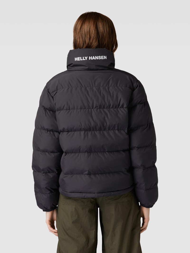 Steppjacke mit Wendefunktion in schwarz