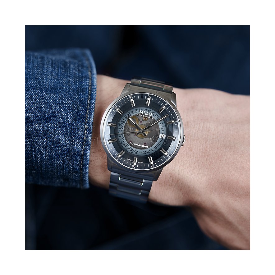 Mido Herrenuhr Commander Gradient