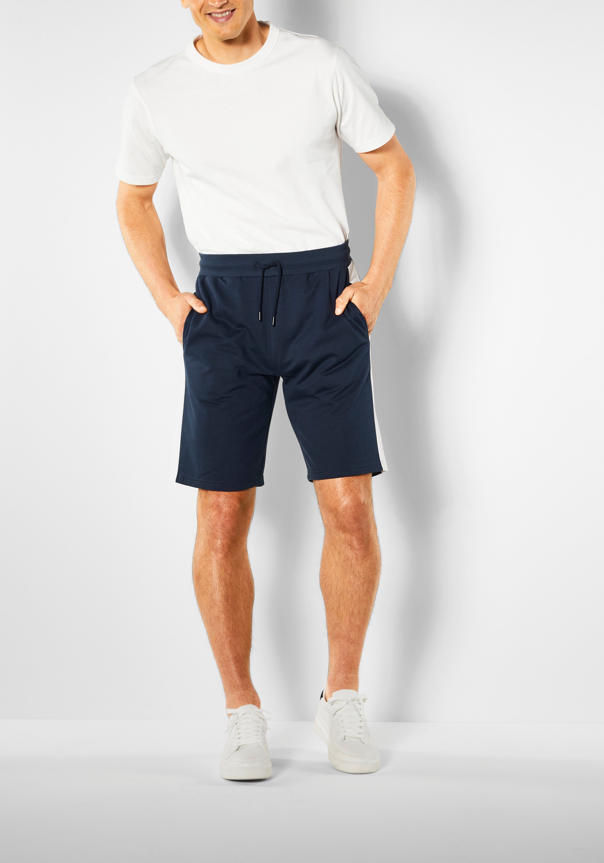 H.I.S Sweatshorts seitlicher Streifen mit Logodruck