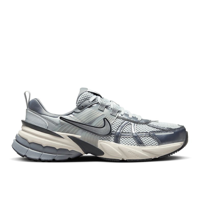 NIKE V2K Run pure platinum/mtlc cool grey-wolf grey