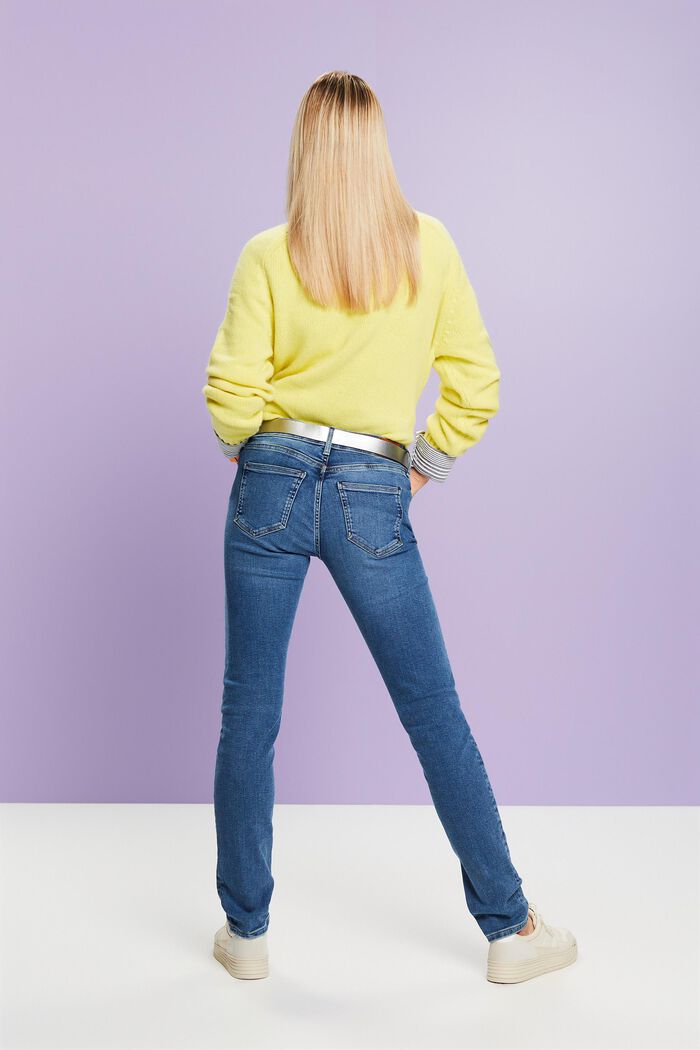 Schmale Jeans mit mittlerer Bundhöhe