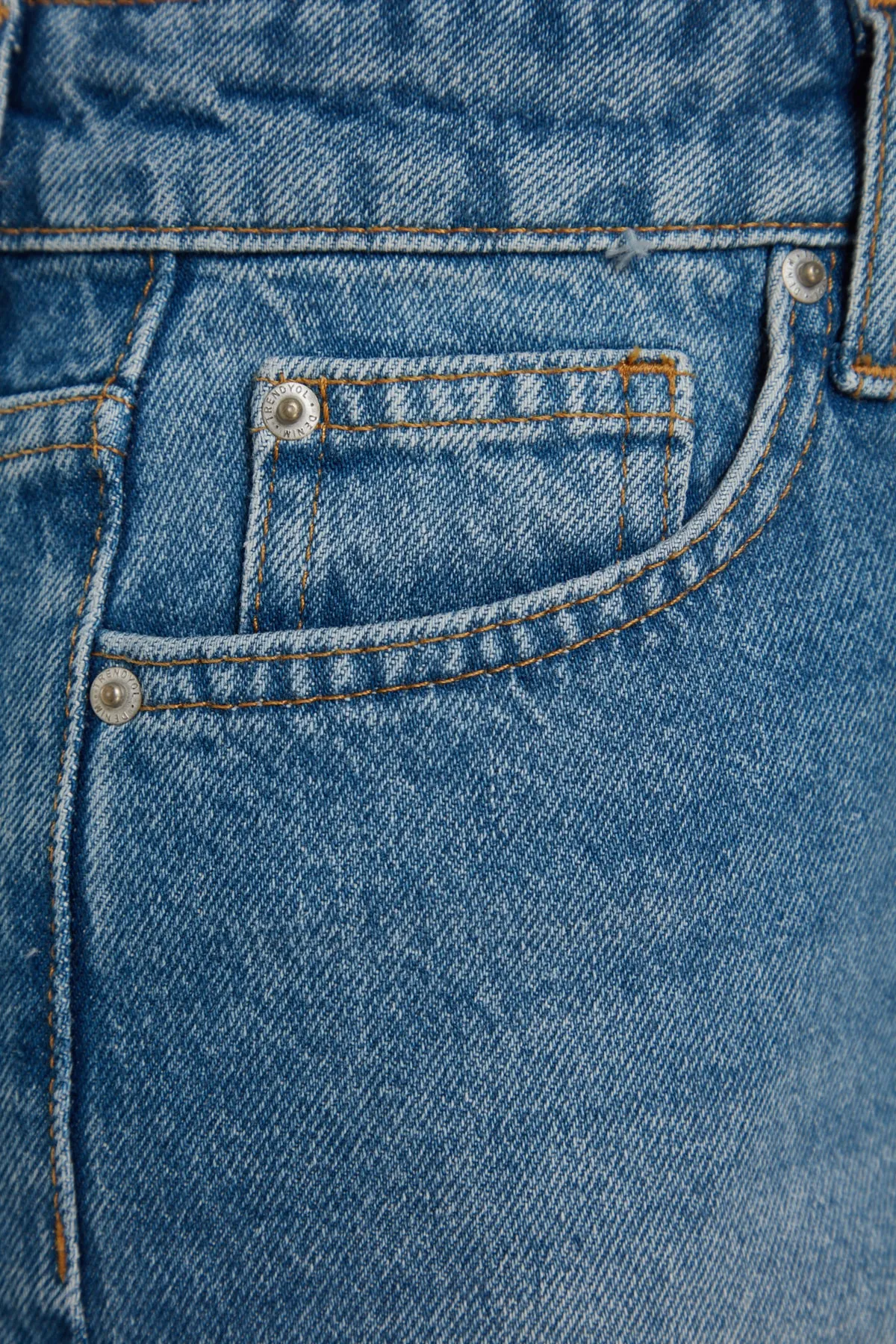 Trendyol Collection  Blaue Jeansshorts und Bermuda TWOSS23SR00199