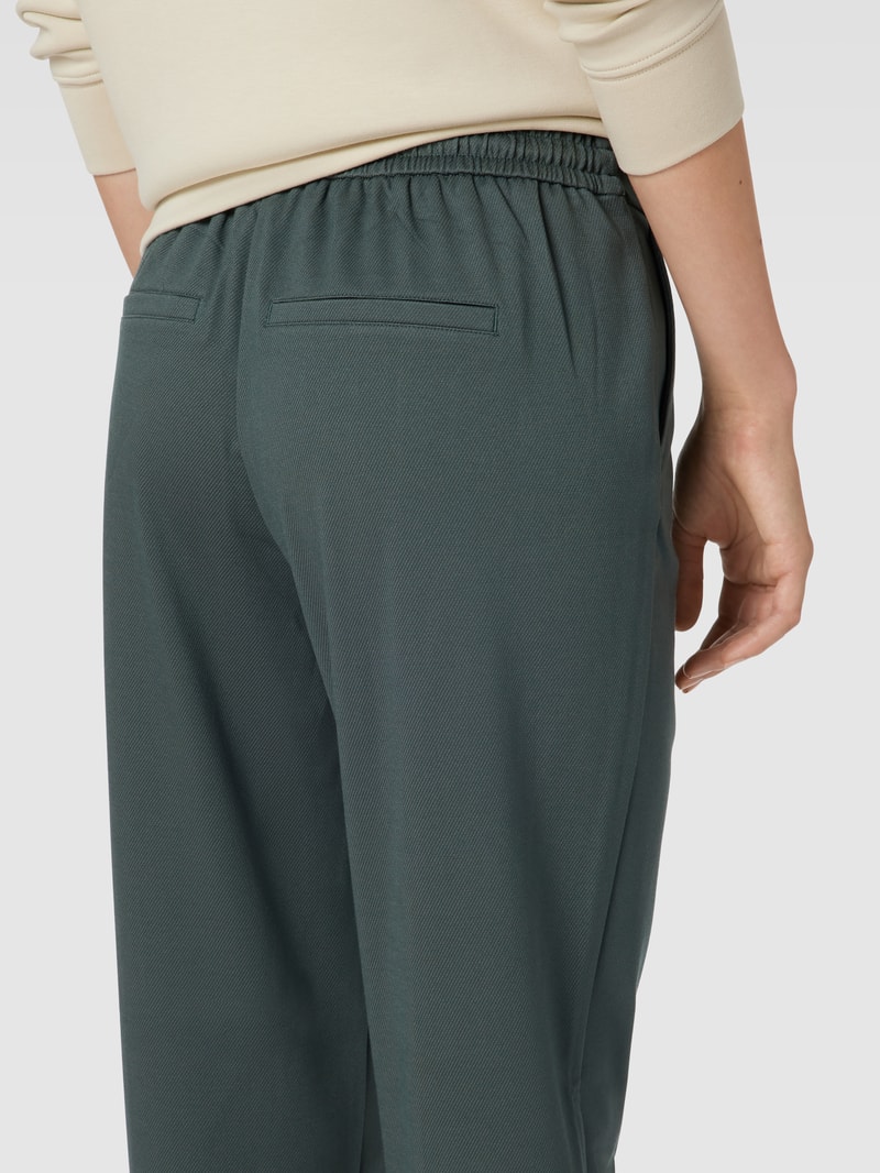 Sweatpants mit Ziernähten in dunkelgrün