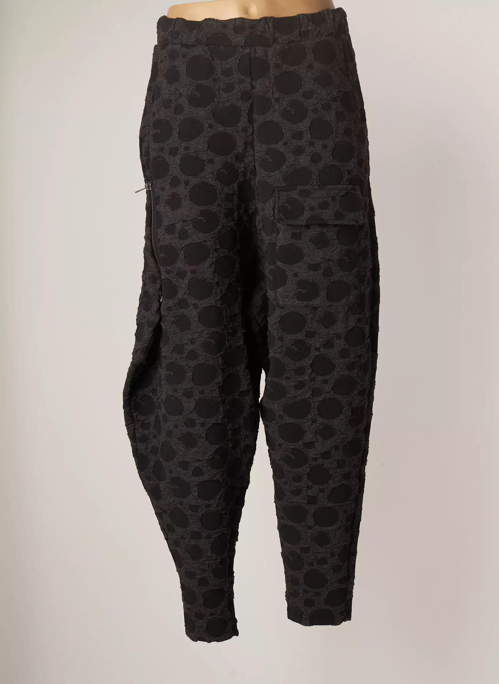 Elsewhere Pantalons Larges Femme couleur noir