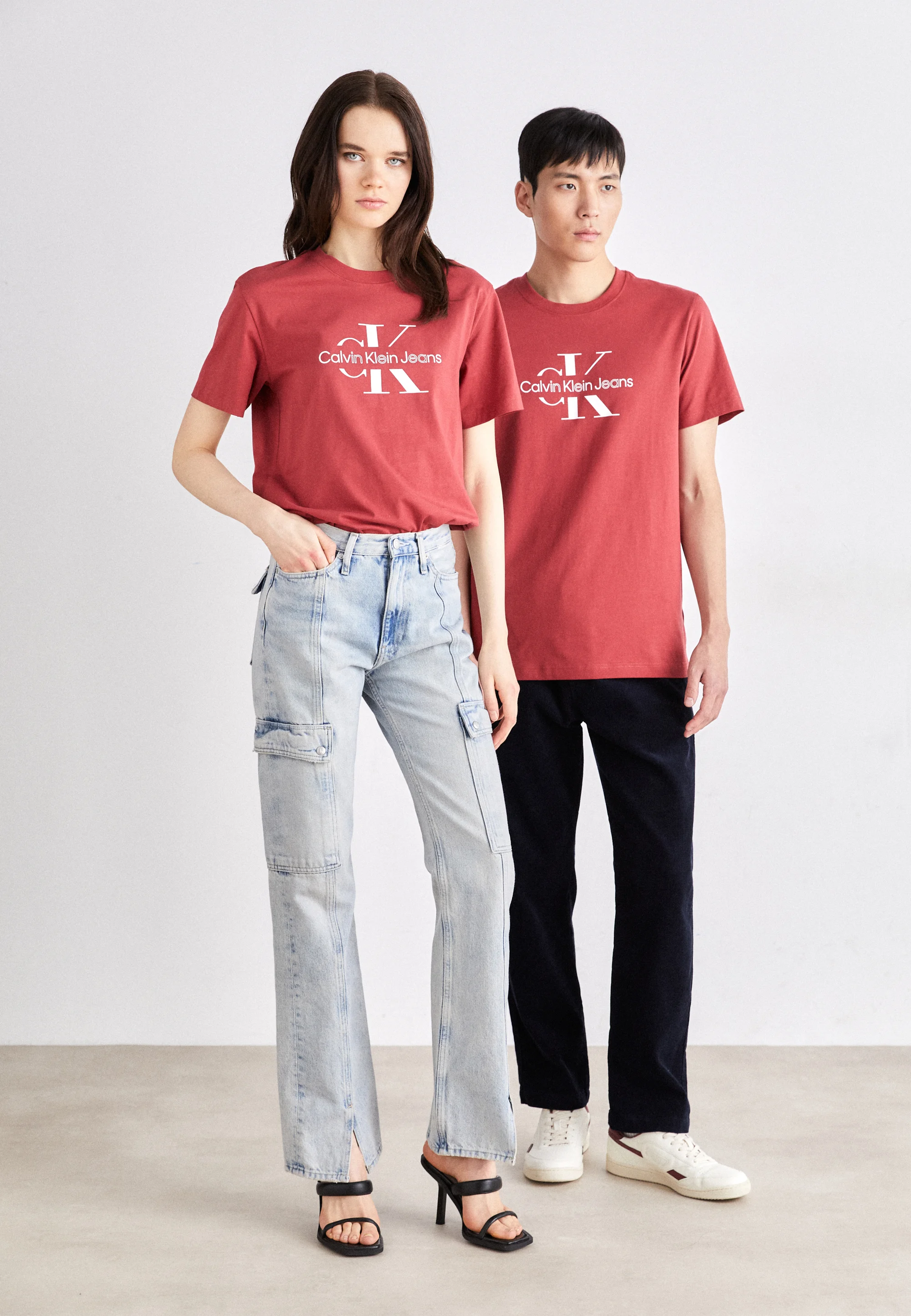 Calvin Klein Jeans DISRUPTED OUTLINE MONOLOGUE TEE UNISEX - Camiseta con estampado
