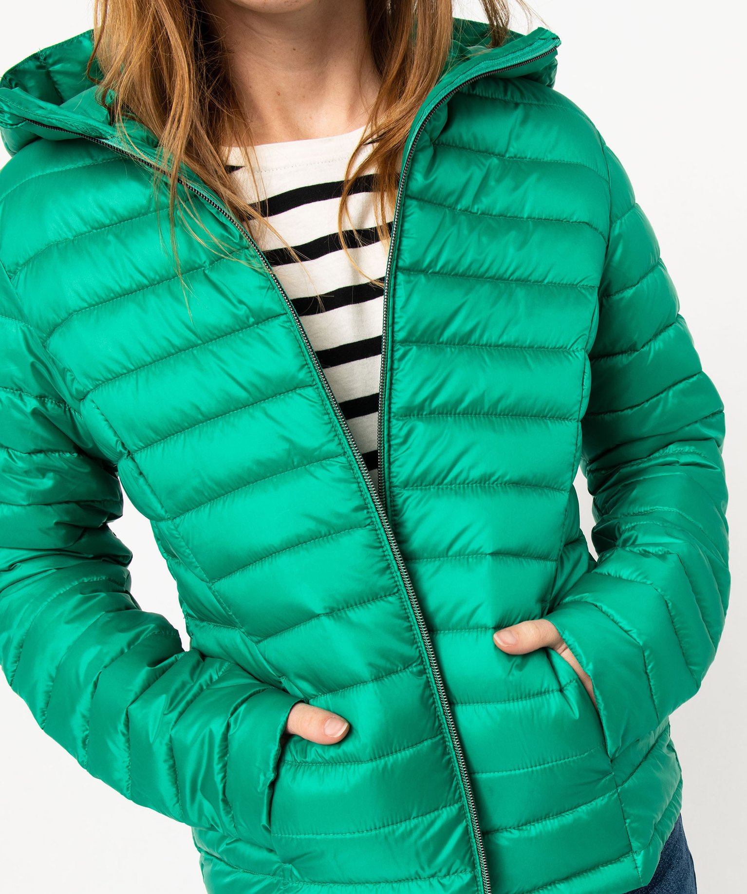 Doudoune à capuche rembourrage fin femme avec pochette vert | GEMO