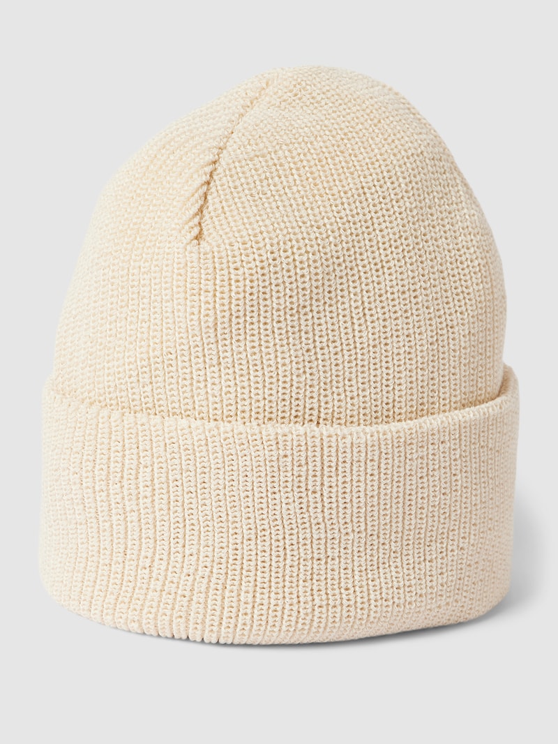 Beanie mit Label-Patch Modell 'Roamer' in offwhite