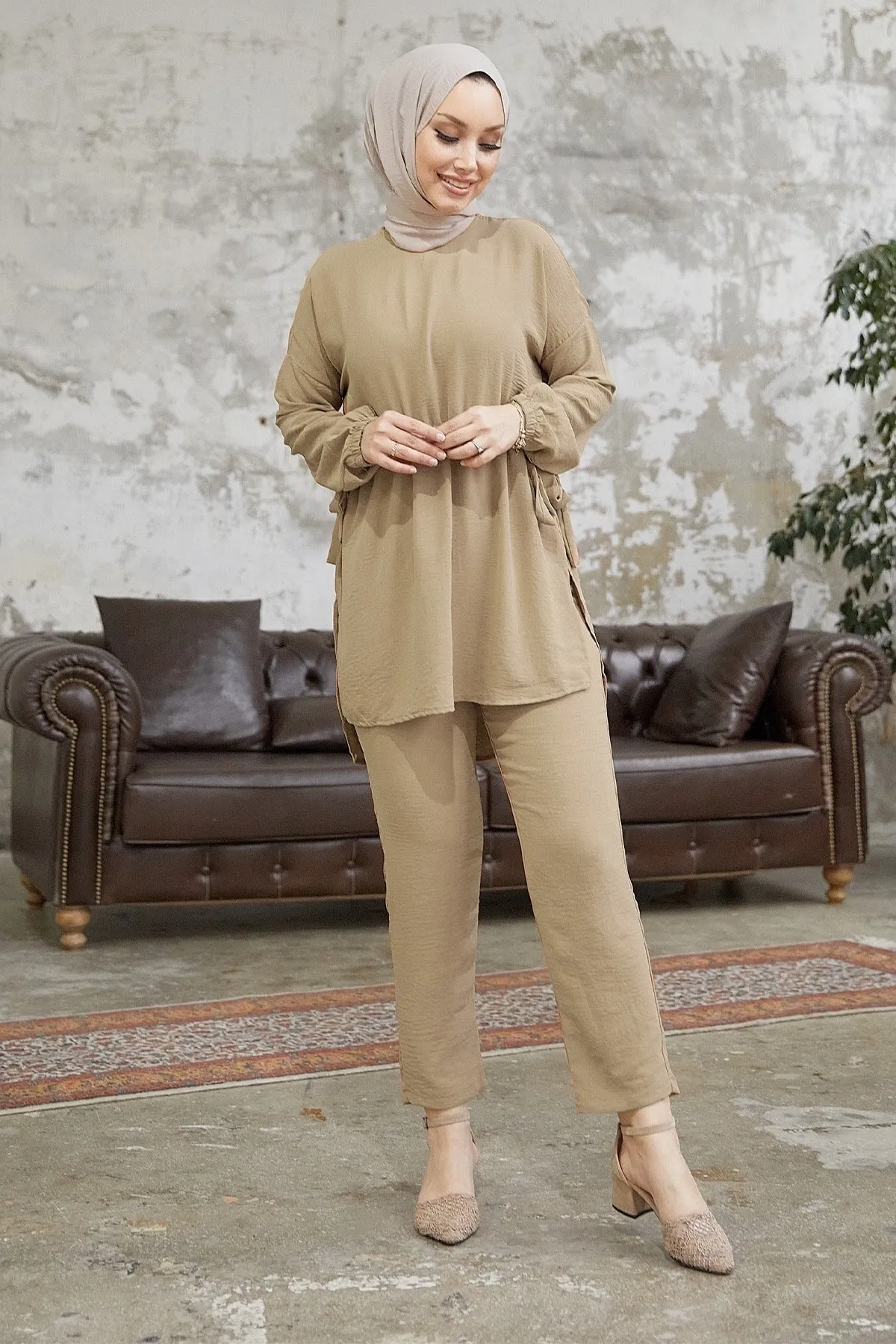 InStyle  Lefiya Tunnelgürtel-Doppelanzug – Beige