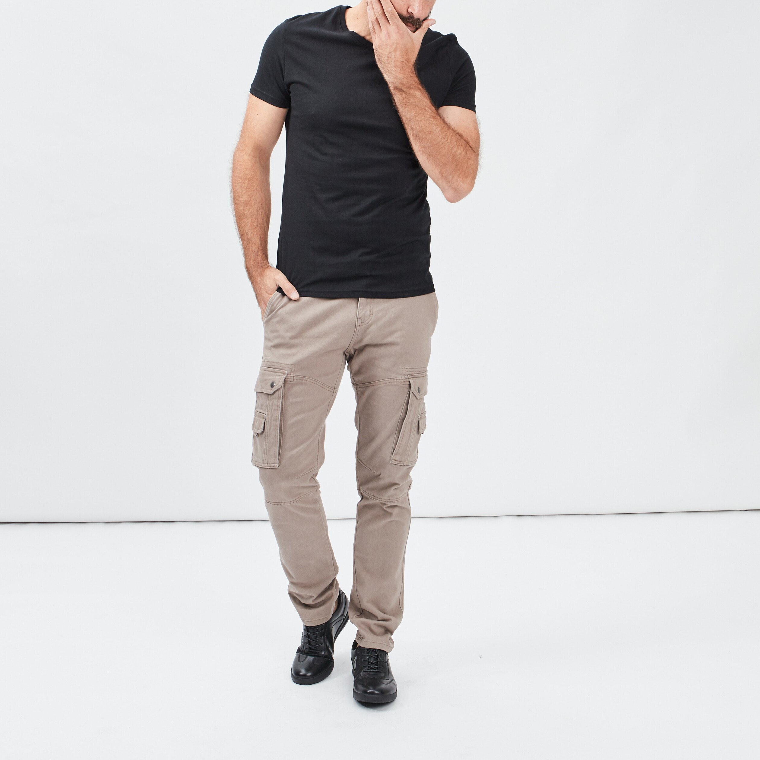 T-shirt manches courtes coton col V noir homme | La Halle